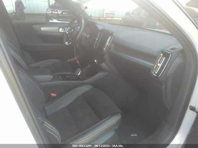 2021 Volvo XC40, VIN: YV4ED3UR9M2462701
