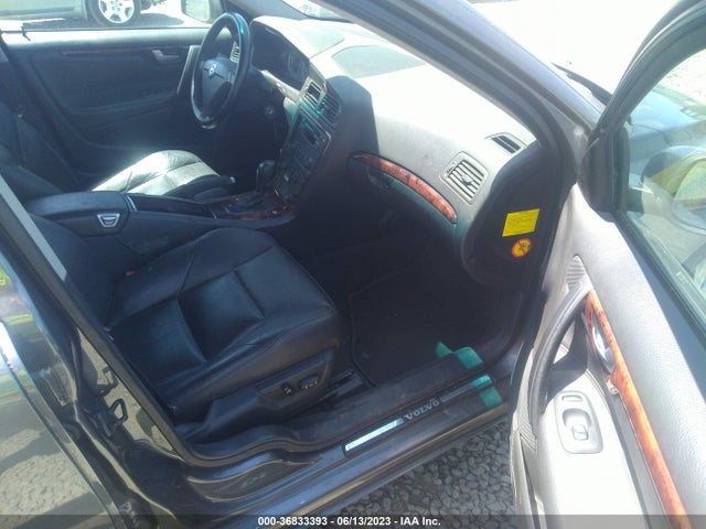 2005 VOLVO S60 VIN: YV1RH592X52445756