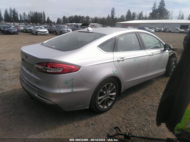 3FA6P0LU1KR206781 Ford Fusion Hybrid Se