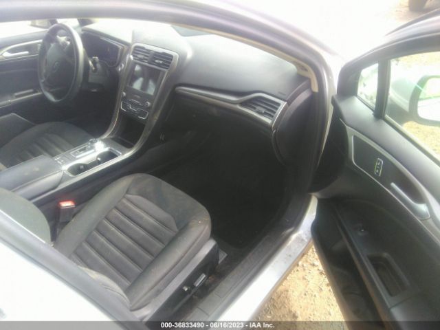 3FA6P0LU1KR206781 Ford Fusion Hybrid Se