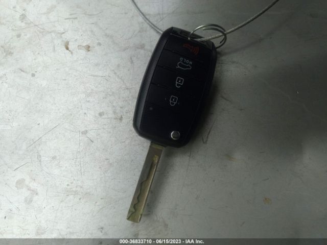 5XYPG4A30JG346586 KIA SORENTO LX