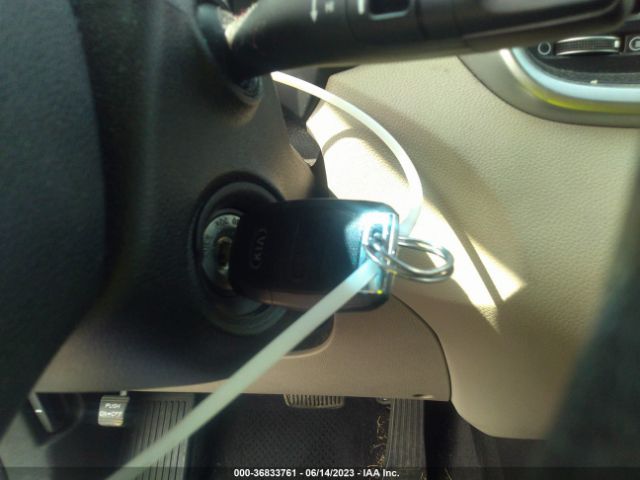 5XYPG4A53HG195948 KIA Sorento Lx V6
