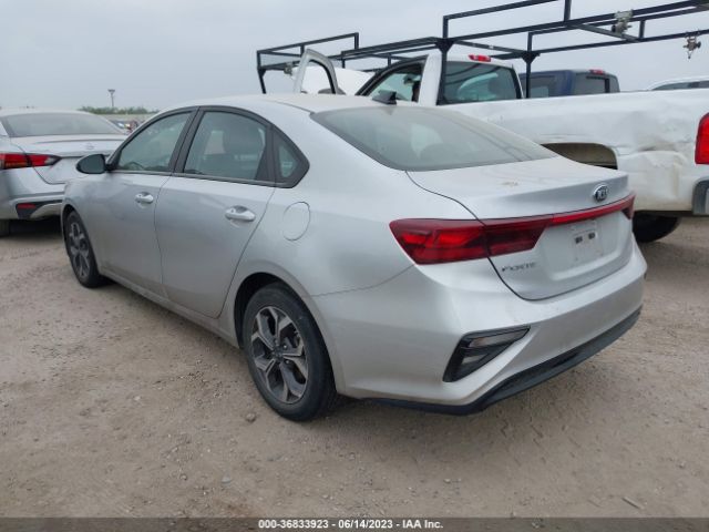 3KPF24AD8ME363401 KIA Forte Lxs