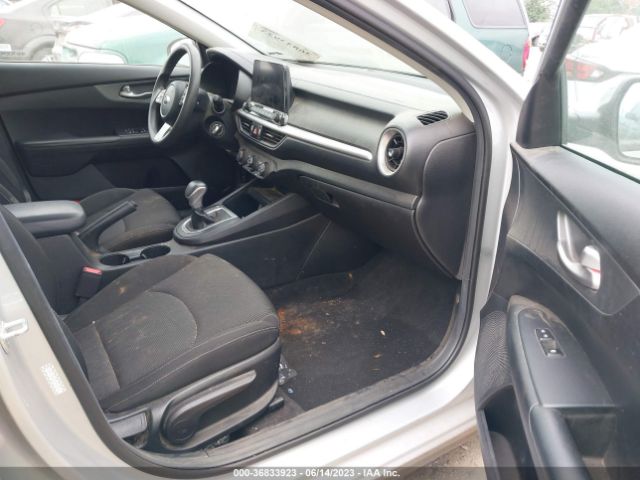 3KPF24AD8ME363401 KIA Forte Lxs
