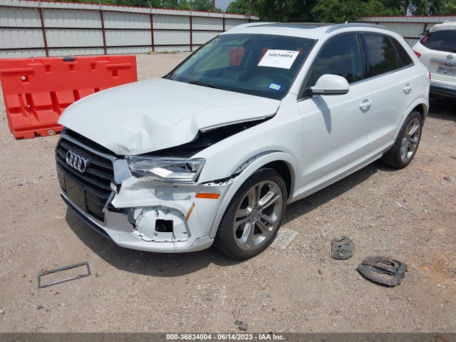 WA1JCCFSXHR002359 Audi Q3 Premium Plus