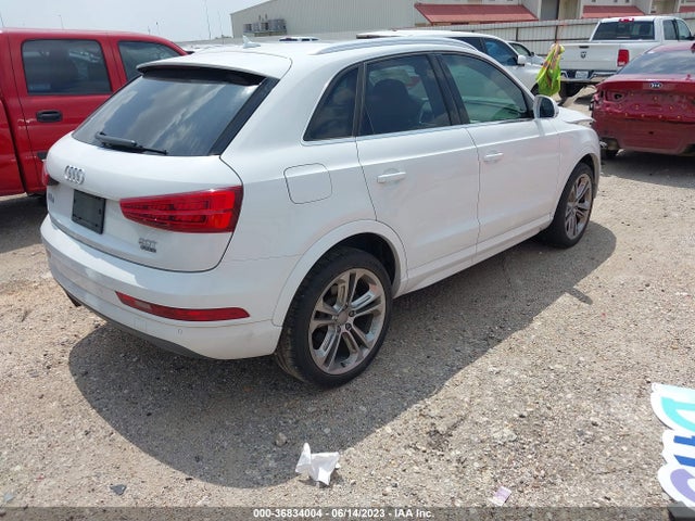 WA1JCCFSXHR002359 Audi Q3 Premium Plus