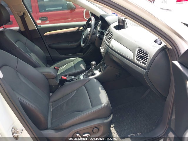 WA1JCCFSXHR002359 Audi Q3 Premium Plus