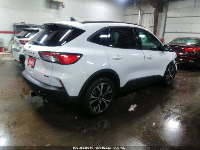 1FMCU9H94MUB35534 Ford ESCAPE SEL