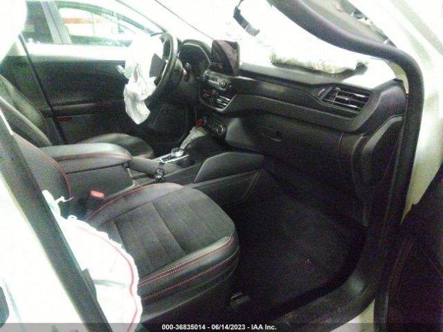 1FMCU9H94MUB35534 Ford ESCAPE SEL