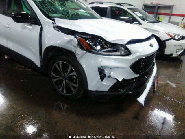 1FMCU9H94MUB35534 Ford ESCAPE SEL