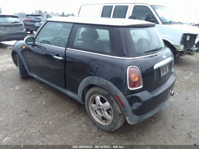 2007 MINI COOPER WMWMF33557TT59178 Photo 2