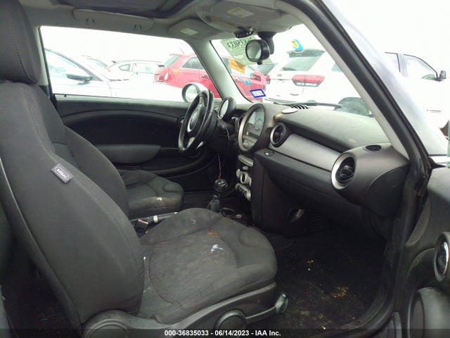 2007 MINI COOPER WMWMF33557TT59178 Photo 4