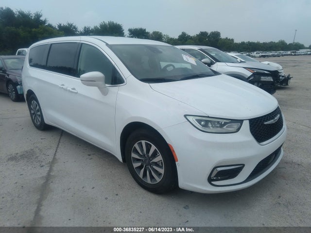 2022 Chrysler Pacifica Hybrid, VIN: 2C4RC1L72NR121526