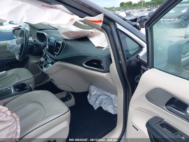 2019 Chrysler Pacifica Hybrid, VIN: 2C4RC1N78KR616905