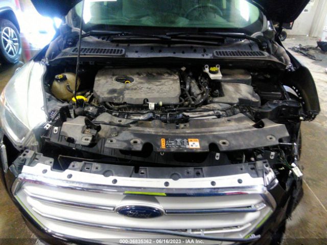 1FMCU9GD8JUA75436 Ford ESCAPE SE