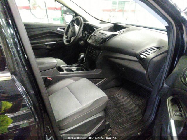 1FMCU9GD8JUA75436 Ford ESCAPE SE