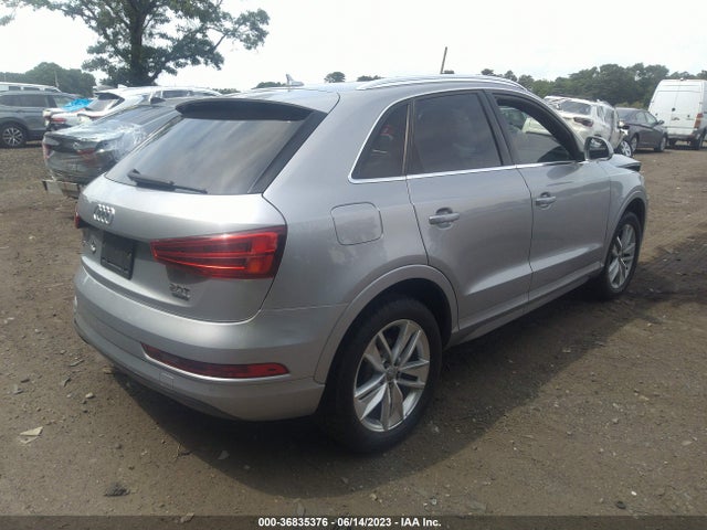 WA1JCCFS7HR004649 Audi Q3 Premium Plus