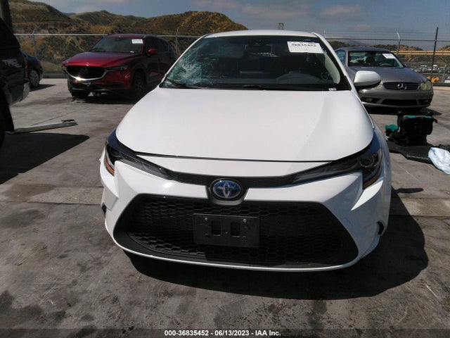 Toyota Corolla Hybrid Le 2022 JTDEAMDE7N3007825 Image 4