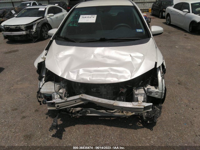 Honda FIT LX 2017 3HGGK5H54HM705447 Image 13