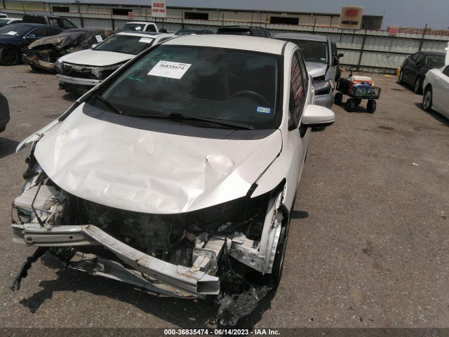 Honda FIT LX 2017 3HGGK5H54HM705447 Image 2