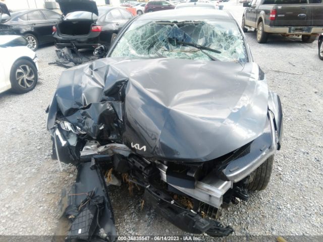5XXG14J26NG137081 KIA K5 LXS