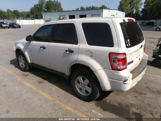 2010 FORD ESCAPE XLS VIN: 1FMCU0C77AKC58866