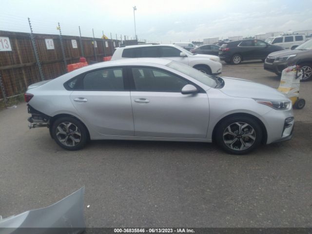 3KPF24AD5ME338276 KIA Forte Lxs