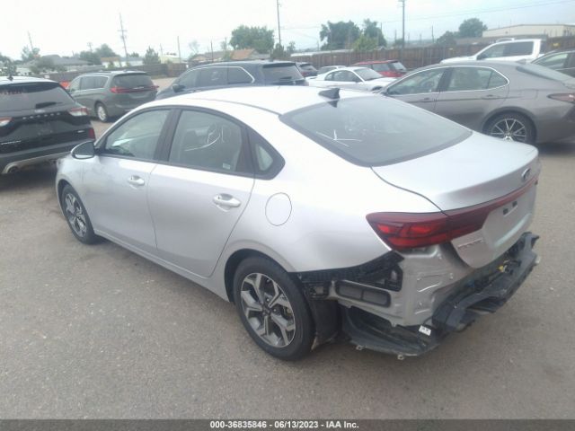 3KPF24AD5ME338276 KIA Forte Lxs