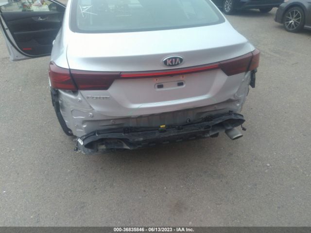 3KPF24AD5ME338276 KIA Forte Lxs