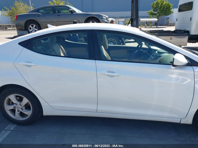 Hyundai ELANTRA SE 2015 5NPDH4AE4FH566461 Image 4