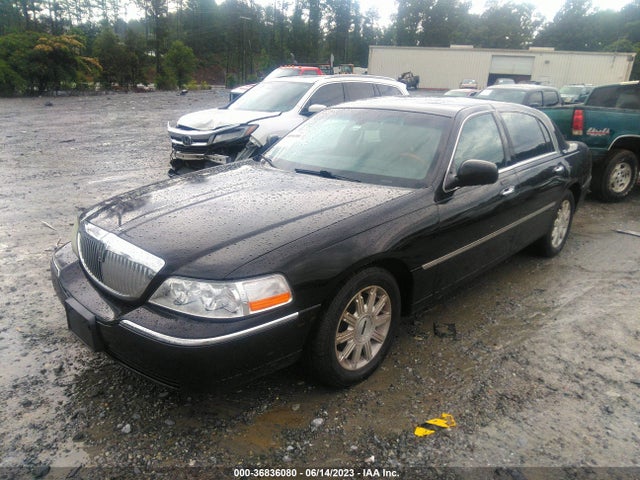 2007 LINCOLN TOWN CAR SIGNATURE LIMITED VIN: 1LNHM82VX7Y610364
