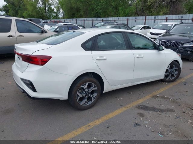 3KPF24AD4ME409080 KIA Forte Lxs