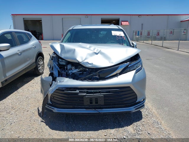 Toyota SIENNA XLE 2023 5TDYRKEC6PS152850 Image 4