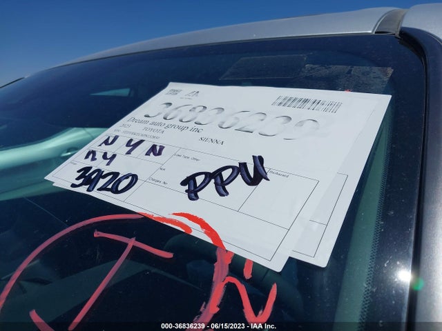 Toyota SIENNA XLE 2023 5TDYRKEC6PS152850 Image 7