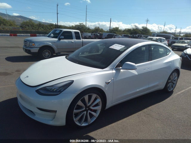 Tesla Model 3 Long Range 2018 5YJ3E1EB2JF083822 Image 2