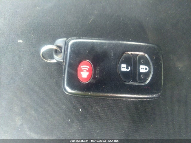 Toyota Prius Three 2014 JTDKN3DU7E0374637 Image 11