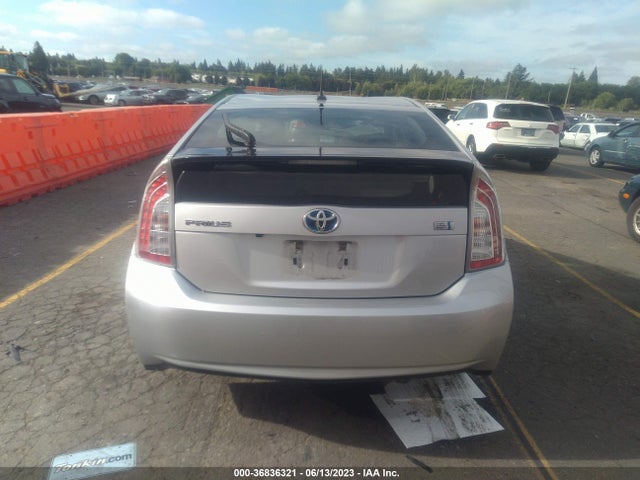 Toyota Prius Three 2014 JTDKN3DU7E0374637 Image 16