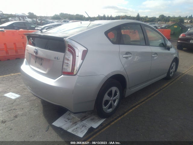 Toyota Prius Three 2014 JTDKN3DU7E0374637 Image 4
