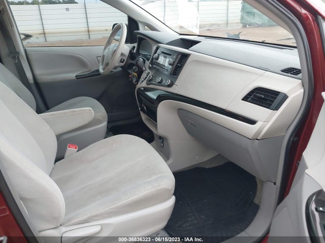2012 TOYOTA SIENNA VIN: 5TDKA3DC1CS011618