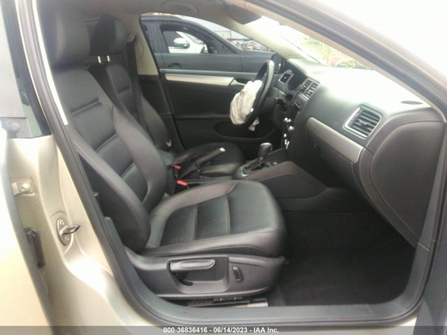 3VWD17AJ2EM256978 Volkswagen Jetta Sedan Se