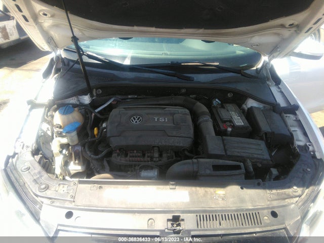 1VWBT7A33FC026243 Volkswagen Passat 1.8t Se