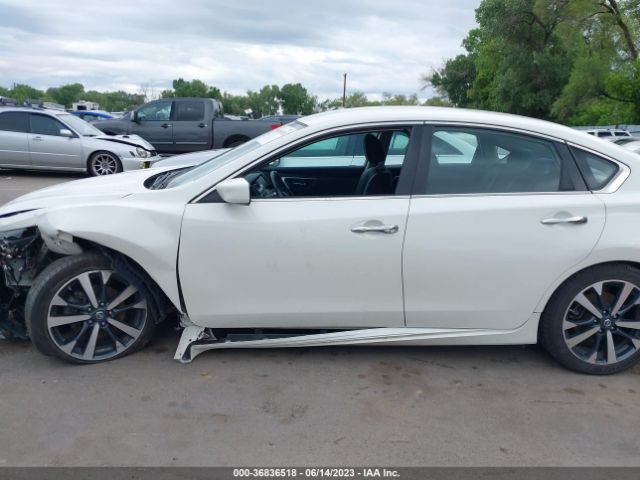 1N4AL3AP0HC114329 Nissan Altima 2.5 Sr