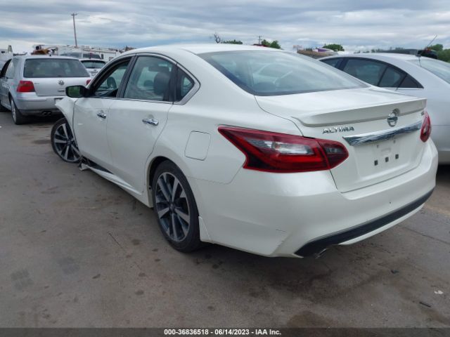 1N4AL3AP0HC114329 Nissan Altima 2.5 Sr