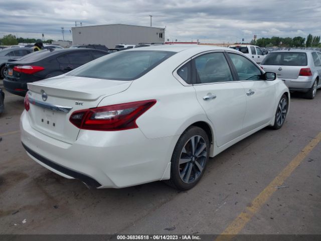 1N4AL3AP0HC114329 Nissan Altima 2.5 Sr