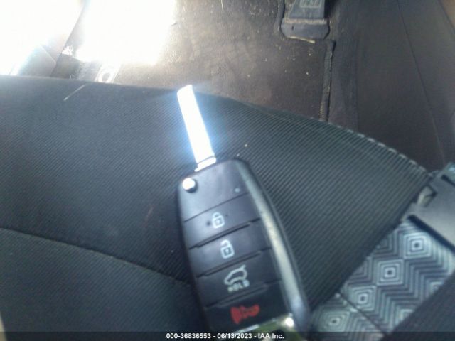 KNDJP3A58H7498575 KIA SOUL +