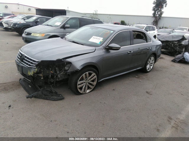 1VWBA7A33JC015838 Volkswagen Passat 2.0t Se