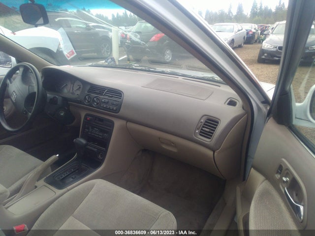 1997 HONDA ACCORD SDN LX VIN: 1HGCD5633VA214872