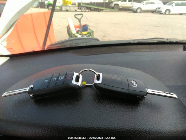KIA SOUL + 2017 KNDJP3A59H7502617 Image 11
