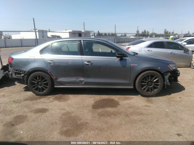 3VW4T7AJ7GM329050 Volkswagen Jetta Sedan 2.0t Gli Sel