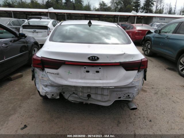 3KPF24ADXME375713 KIA Forte Lxs